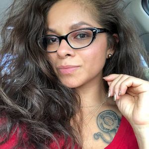 Meet your Posher, Carla